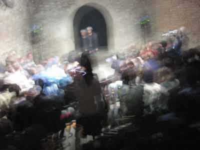 140-4076_IMG