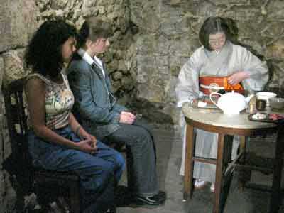 140-4082_IMG