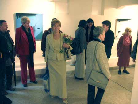 182-8234_IMG