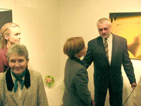 182-8246_IMG