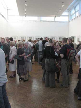 190-9033_IMG
